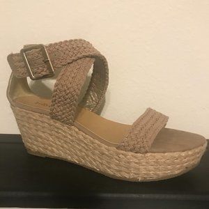 New. Kelly & Katie Sandals Size 10